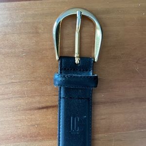 Liz Claiborne black leather belt made in Italy size medium